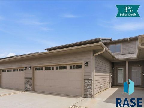 Townhouse For Sale - 6154 S Bison Place<br/> Sioux Falls, SD 57108