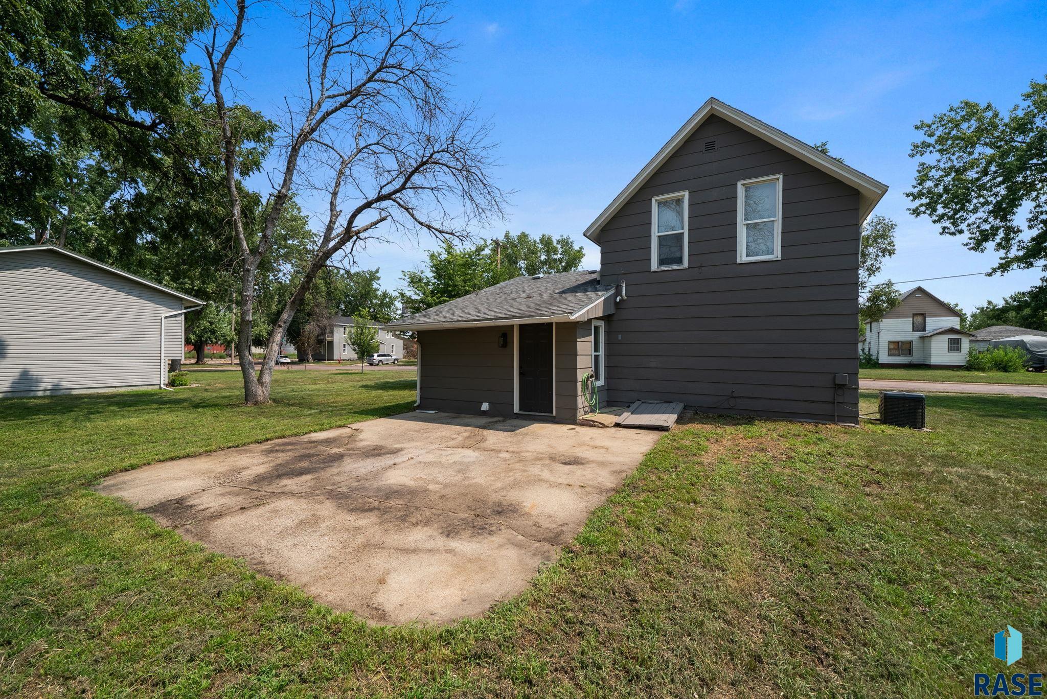 411 S Dakota St