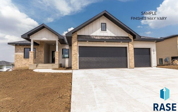 8040 E NORWAY PINE TRL, SIOUX FALLS, SD 57110 - Image c95c9e62cf77e0f809f3e7ecd433d8be/3612192302