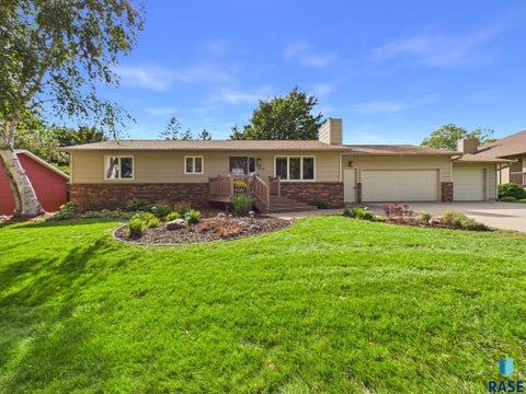 Homes For Sale - 4805 S Tomar Road<br/> Sioux Falls, SD 57105