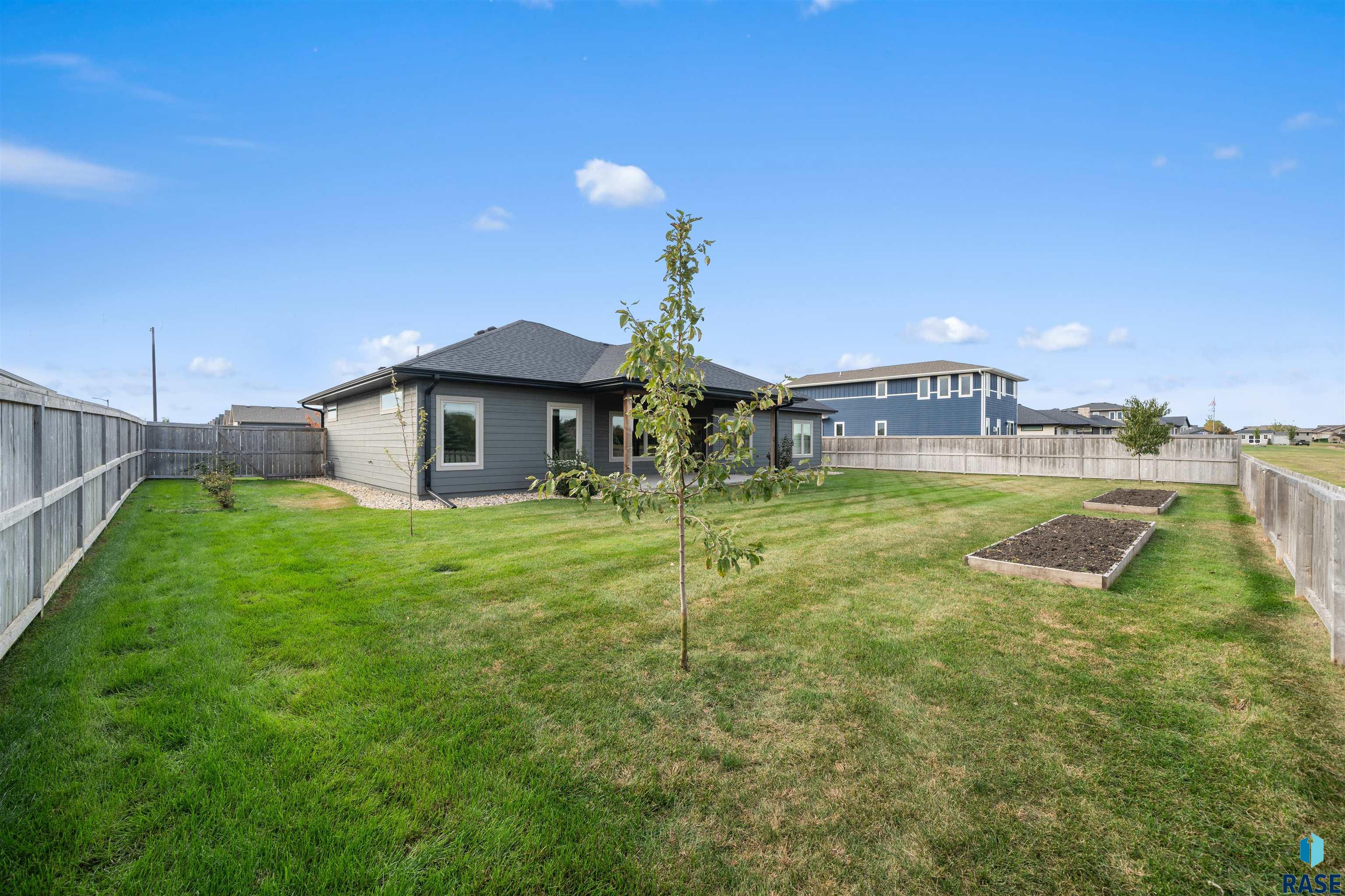 Brandon, South Dakota 57005, United States, 3 Bedrooms Bedrooms, ,2 BathroomsBathrooms,Residential,Active,232546