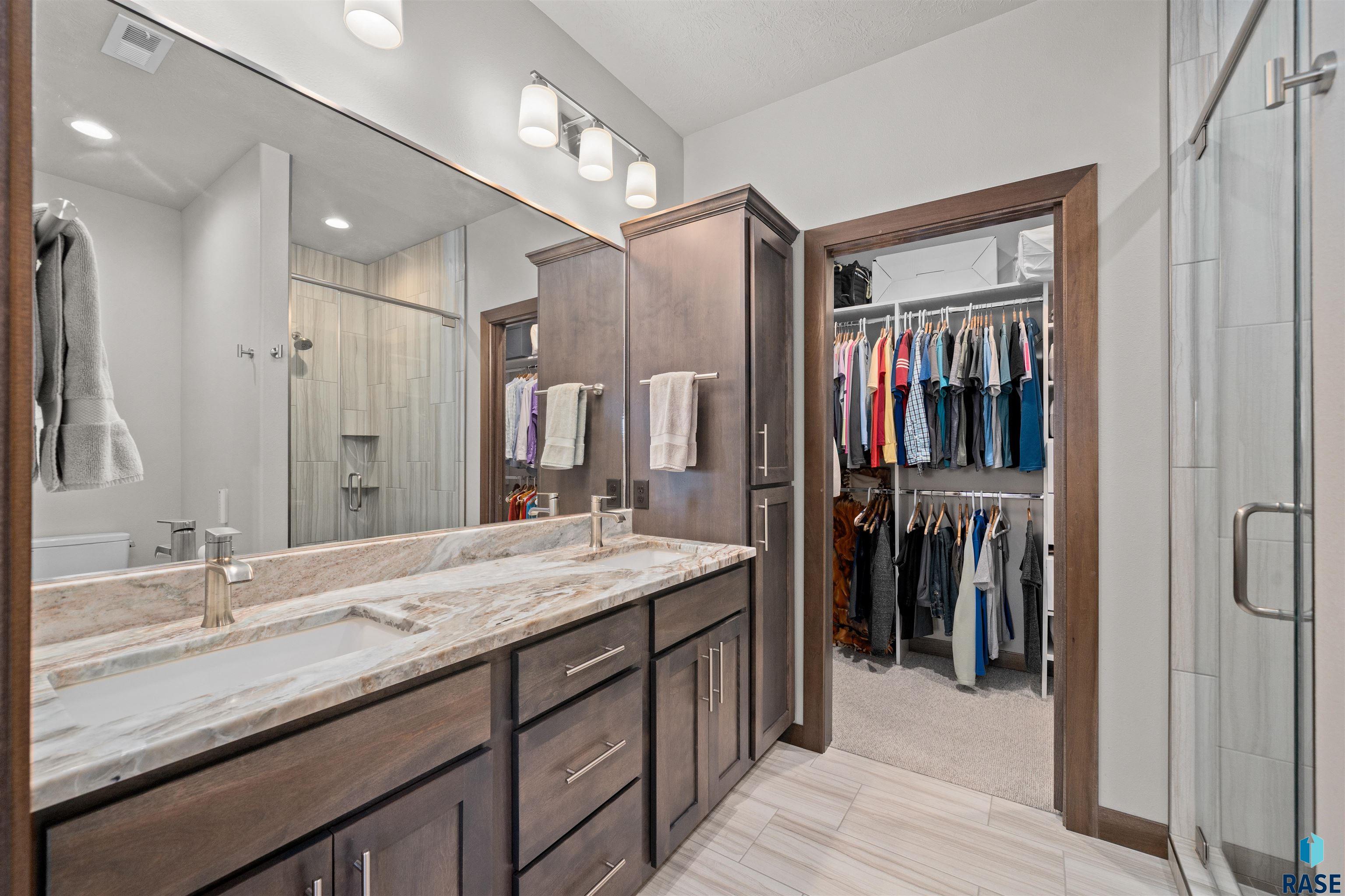 Brandon, South Dakota 57005, United States, 3 Bedrooms Bedrooms, ,2 BathroomsBathrooms,Residential,Active,232546