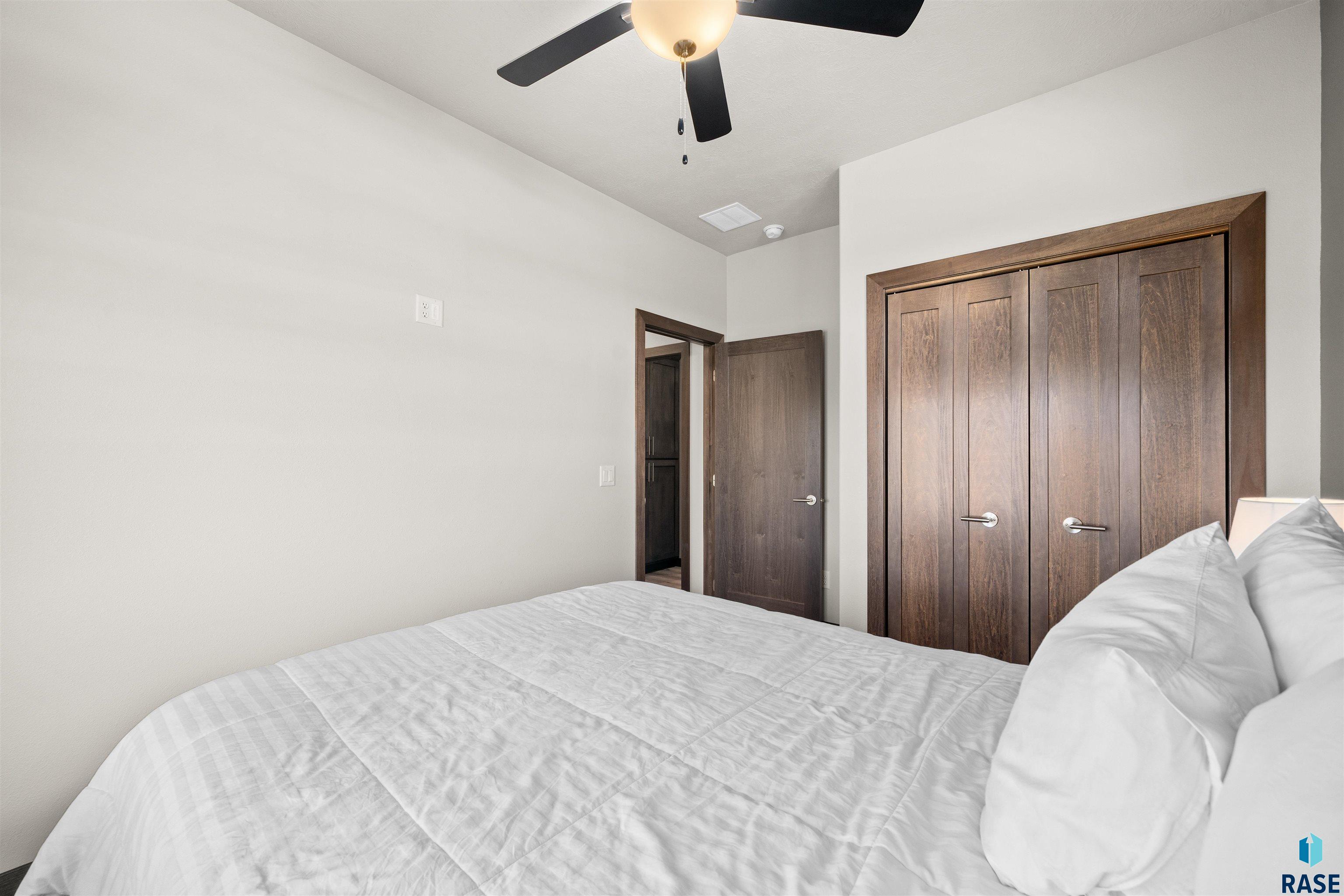 Brandon, South Dakota 57005, United States, 3 Bedrooms Bedrooms, ,2 BathroomsBathrooms,Residential,Active,232546