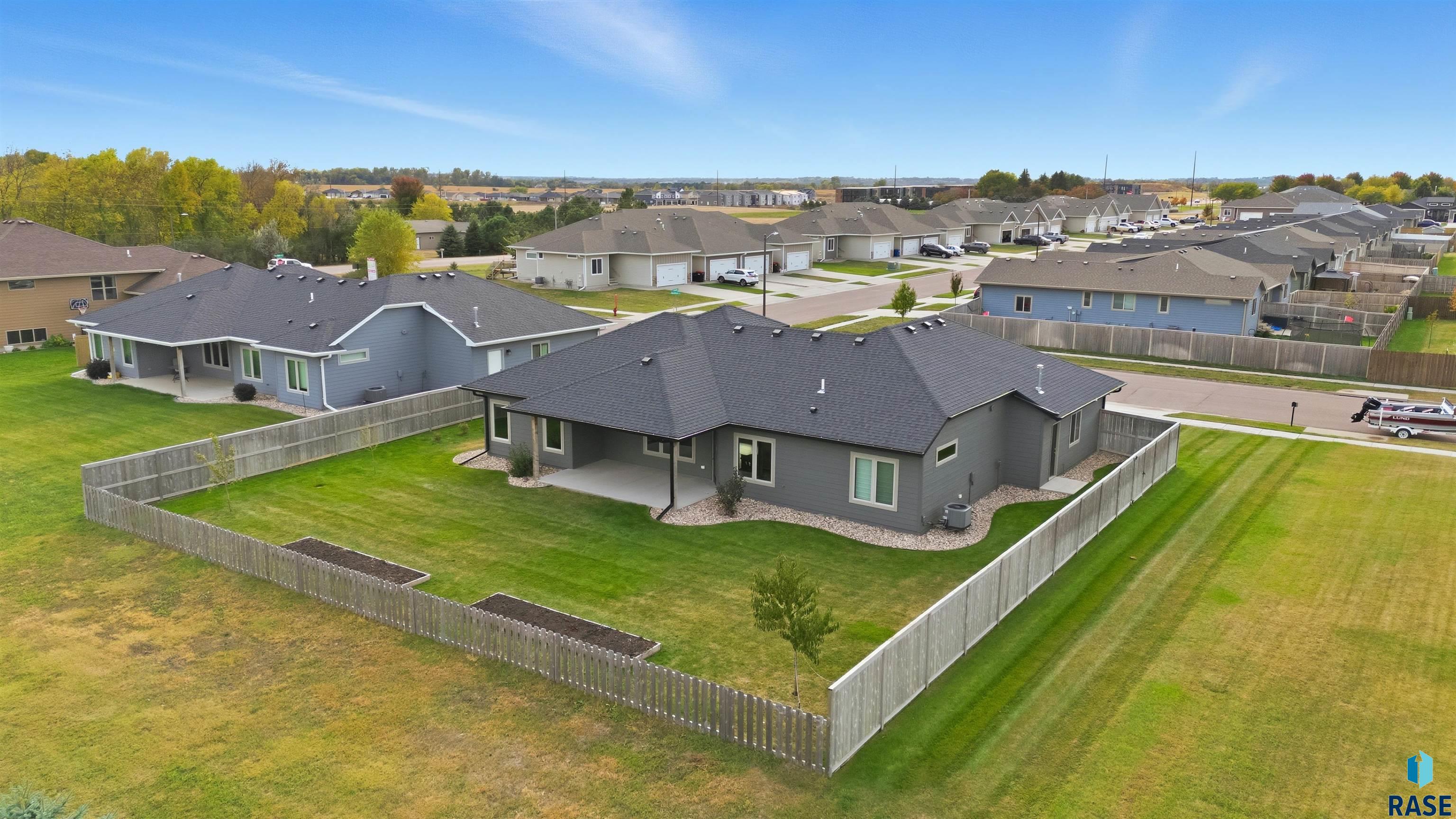 Brandon, South Dakota 57005, United States, 3 Bedrooms Bedrooms, ,2 BathroomsBathrooms,Residential,Active,232546