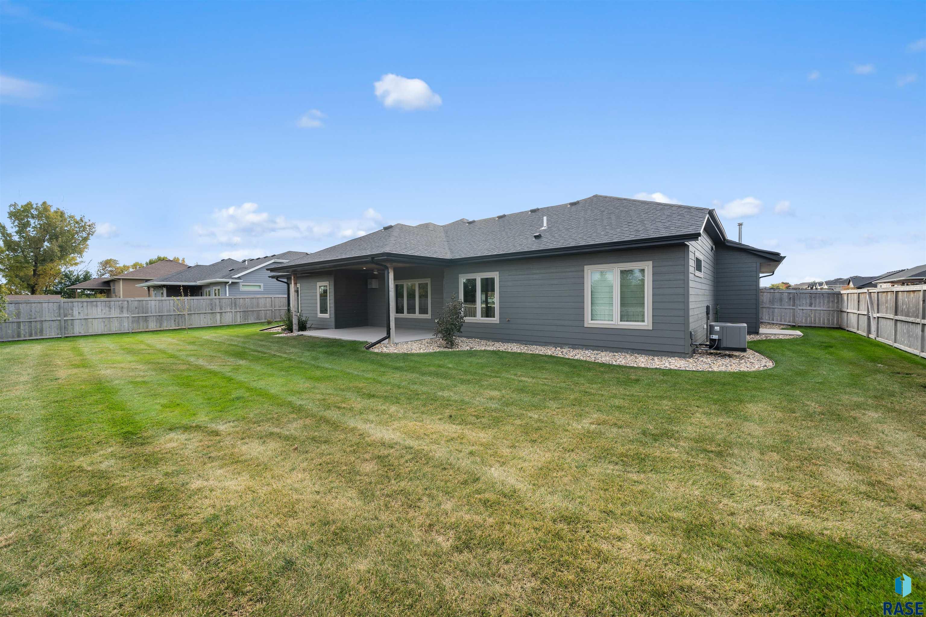 Brandon, South Dakota 57005, United States, 3 Bedrooms Bedrooms, ,2 BathroomsBathrooms,Residential,Active,232546