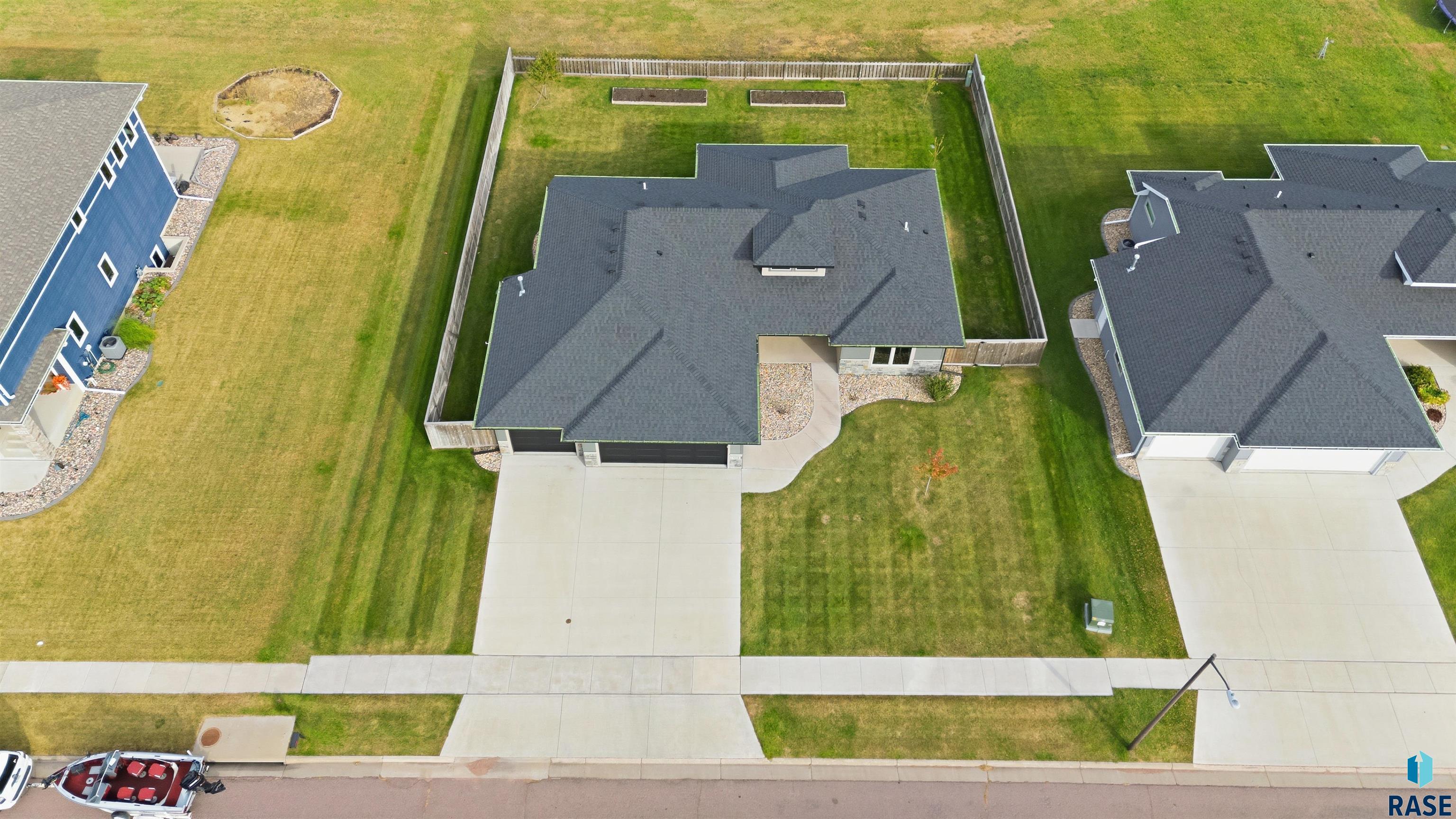 Brandon, South Dakota 57005, United States, 3 Bedrooms Bedrooms, ,2 BathroomsBathrooms,Residential,Active,232546
