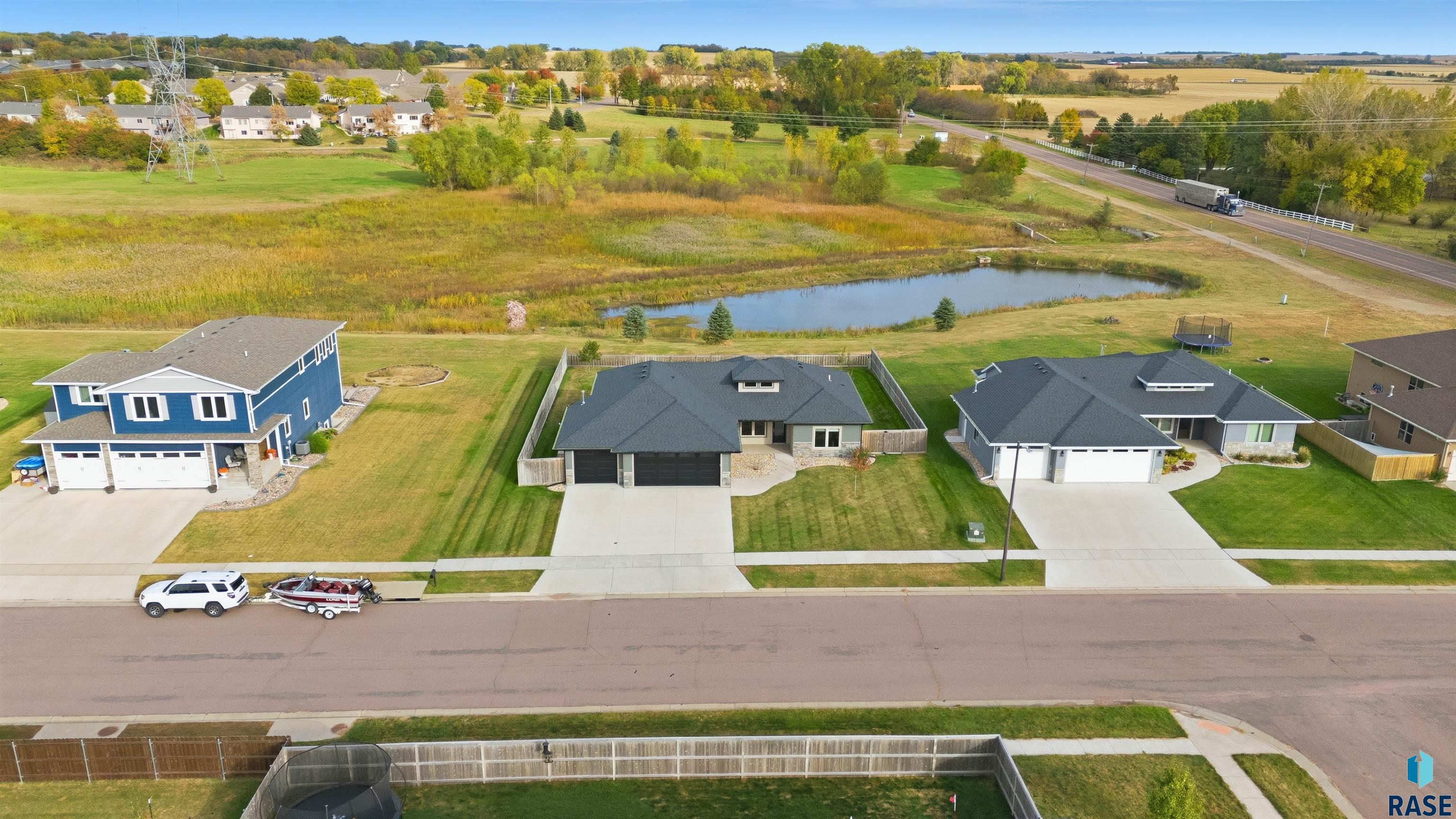 Brandon, South Dakota 57005, United States, 3 Bedrooms Bedrooms, ,2 BathroomsBathrooms,Residential,Active,232546