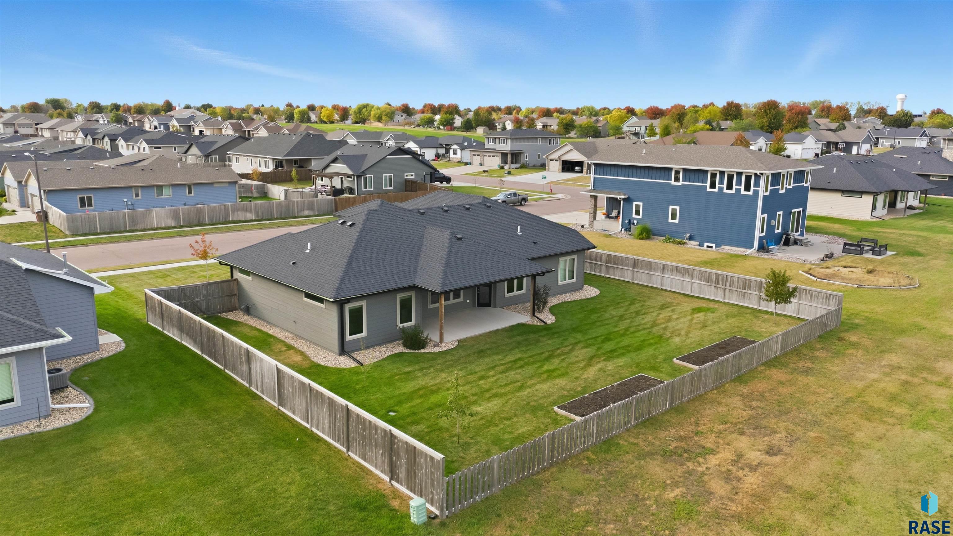 Brandon, South Dakota 57005, United States, 3 Bedrooms Bedrooms, ,2 BathroomsBathrooms,Residential,Active,232546