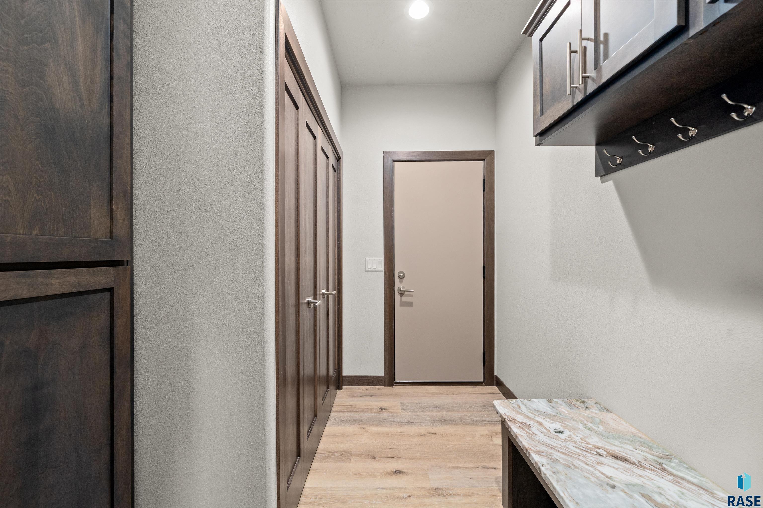 Brandon, South Dakota 57005, United States, 3 Bedrooms Bedrooms, ,2 BathroomsBathrooms,Residential,Active,232546