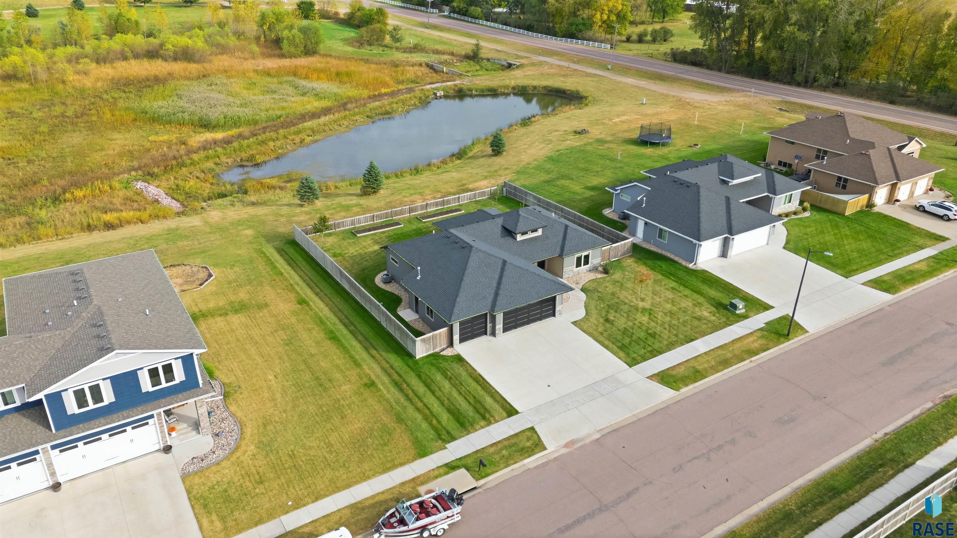 Brandon, South Dakota 57005, United States, 3 Bedrooms Bedrooms, ,2 BathroomsBathrooms,Residential,Active,232546