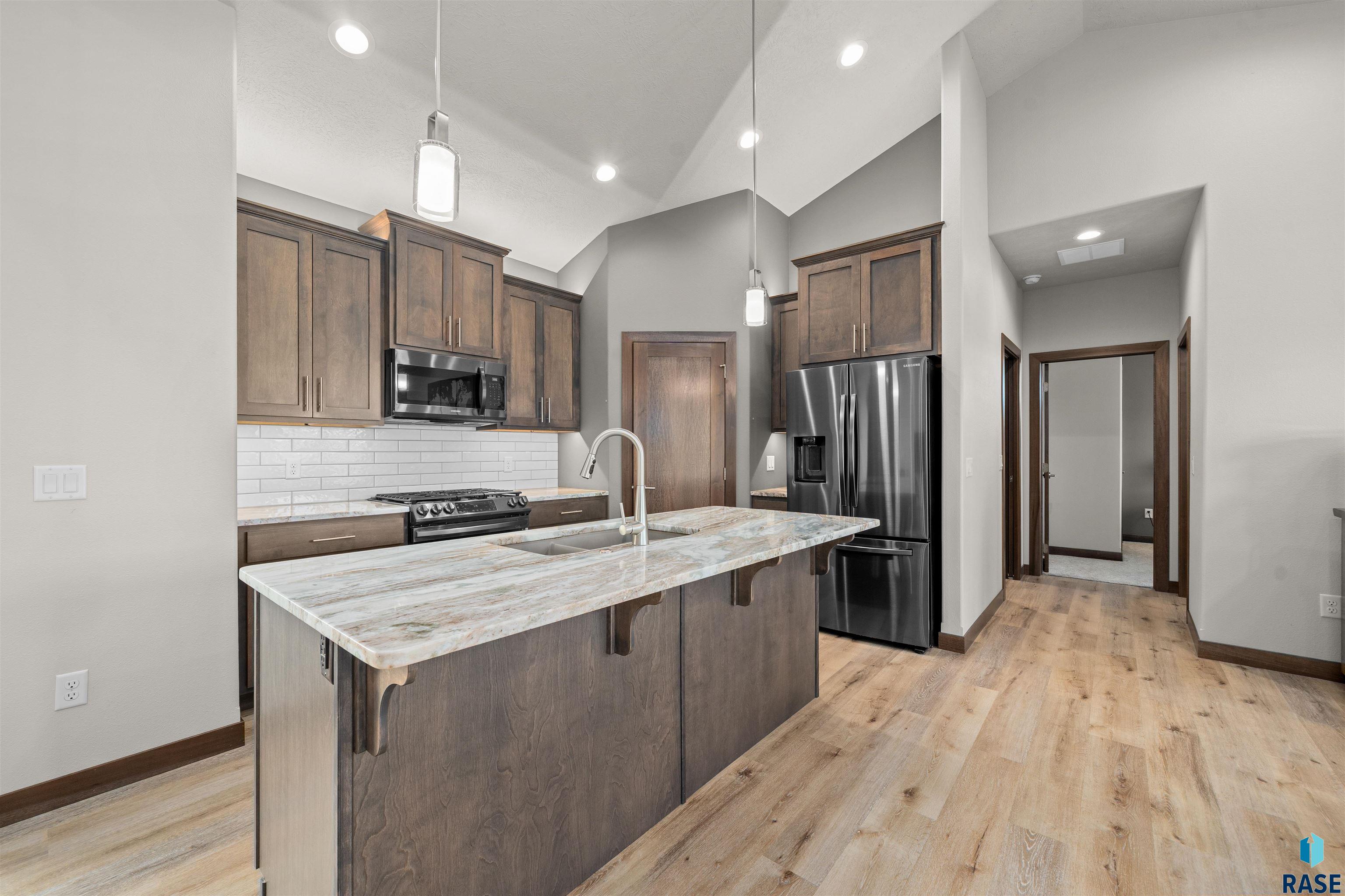 Brandon, South Dakota 57005, United States, 3 Bedrooms Bedrooms, ,2 BathroomsBathrooms,Residential,Active,232546