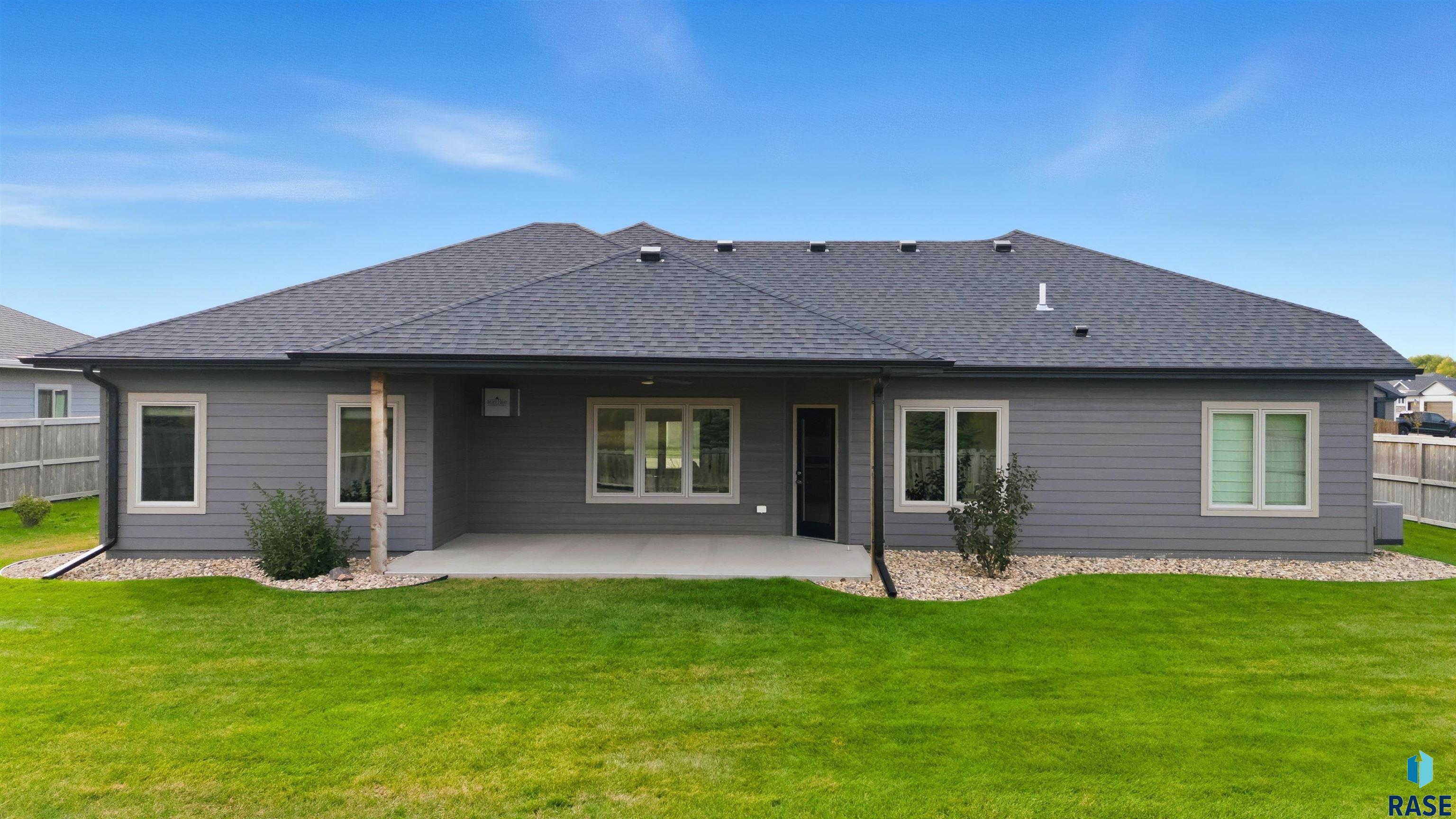 Brandon, South Dakota 57005, United States, 3 Bedrooms Bedrooms, ,2 BathroomsBathrooms,Residential,Active,232546