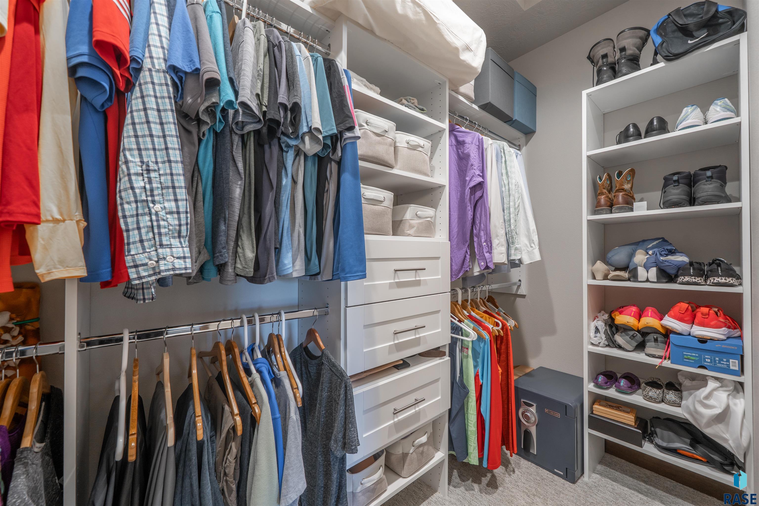 Brandon, South Dakota 57005, United States, 3 Bedrooms Bedrooms, ,2 BathroomsBathrooms,Residential,Active,232546