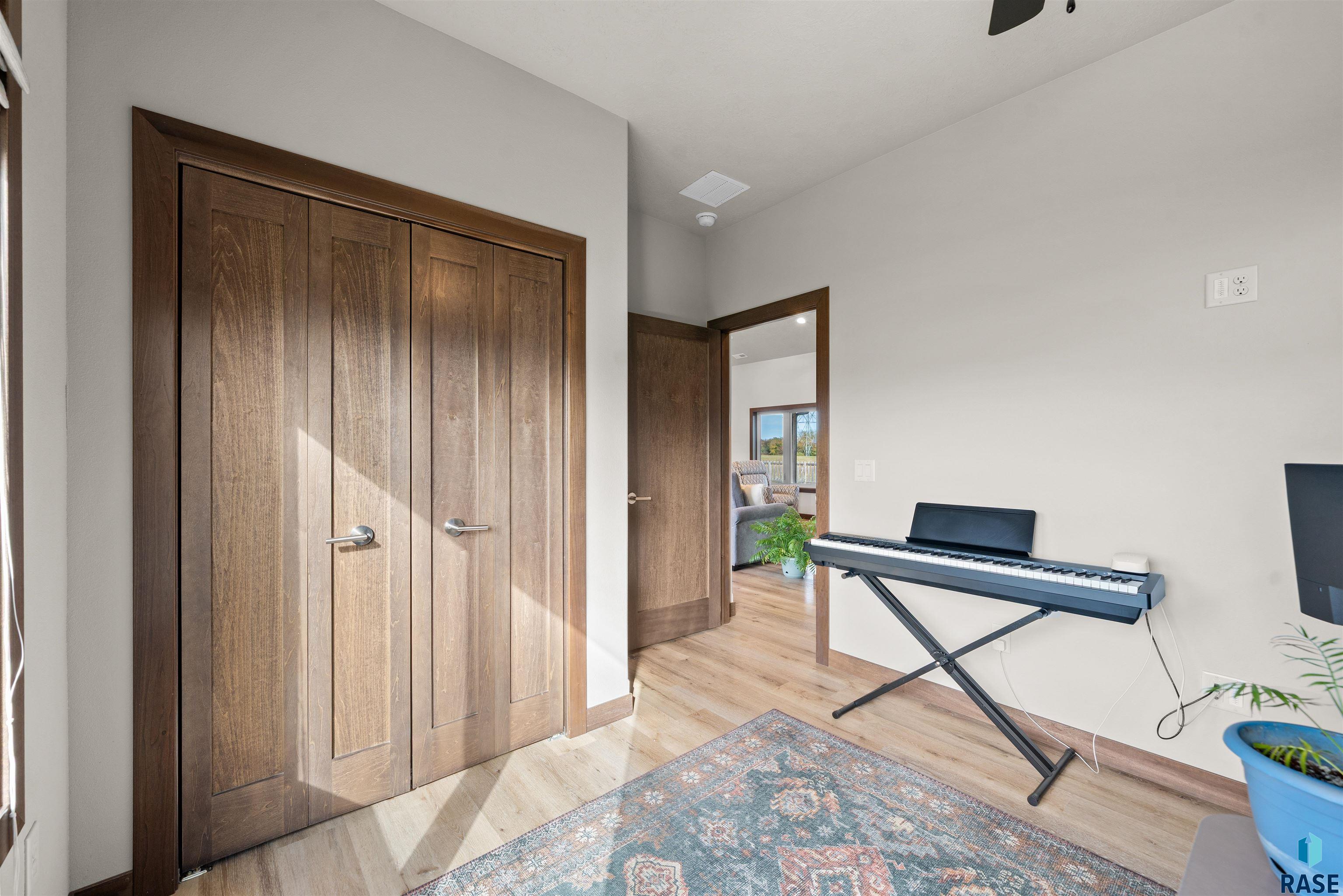 Brandon, South Dakota 57005, United States, 3 Bedrooms Bedrooms, ,2 BathroomsBathrooms,Residential,Active,232546