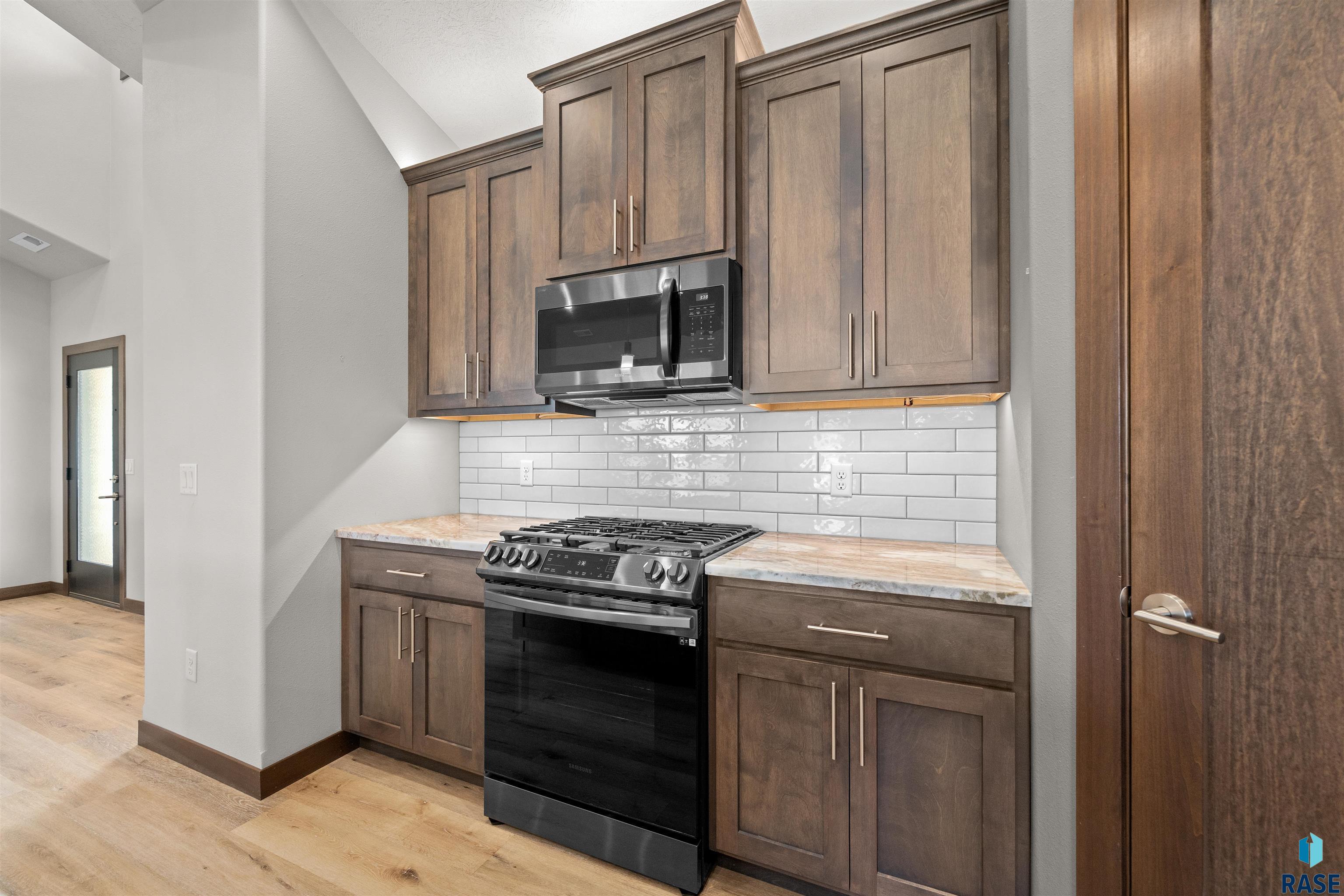 Brandon, South Dakota 57005, United States, 3 Bedrooms Bedrooms, ,2 BathroomsBathrooms,Residential,Active,232546