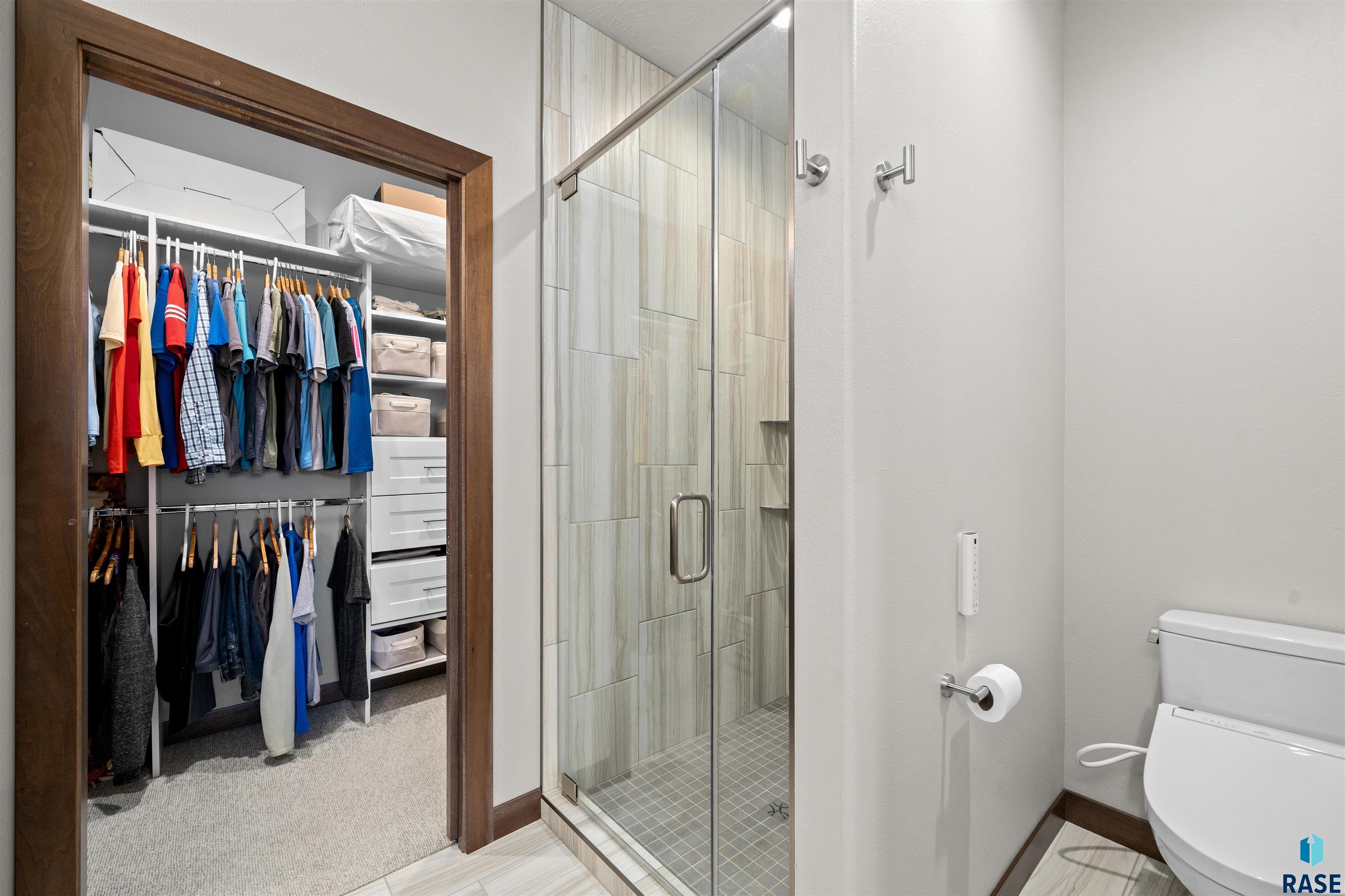 Brandon, South Dakota 57005, United States, 3 Bedrooms Bedrooms, ,2 BathroomsBathrooms,Residential,Active,232546