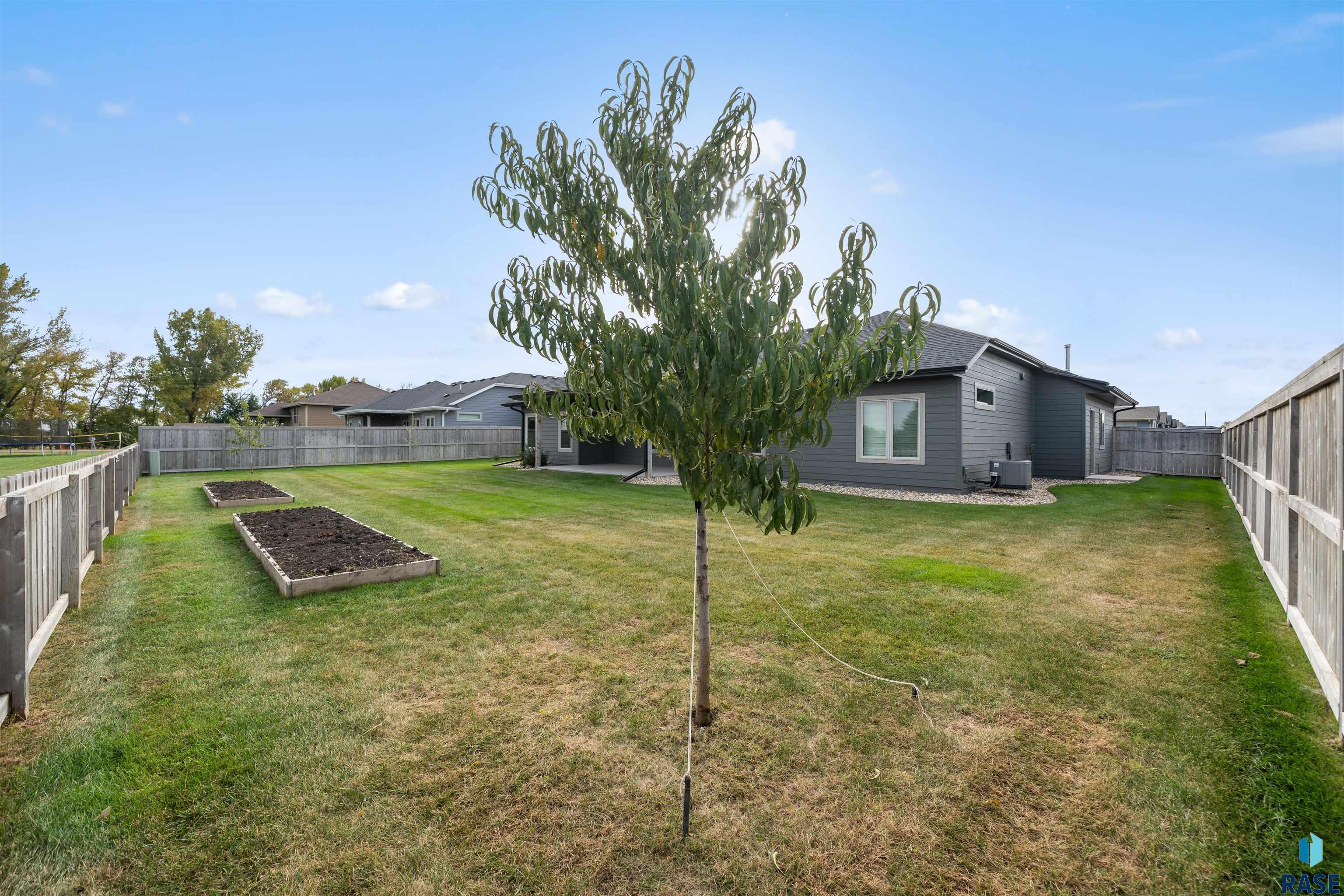 Brandon, South Dakota 57005, United States, 3 Bedrooms Bedrooms, ,2 BathroomsBathrooms,Residential,Active,232546