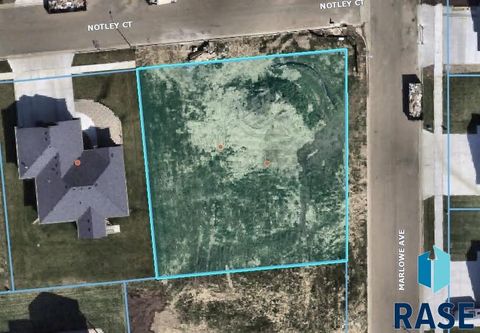 Photo of 1521 N Marlowe Ave, Sioux Falls, SD 57110 (MLS # 22505124)