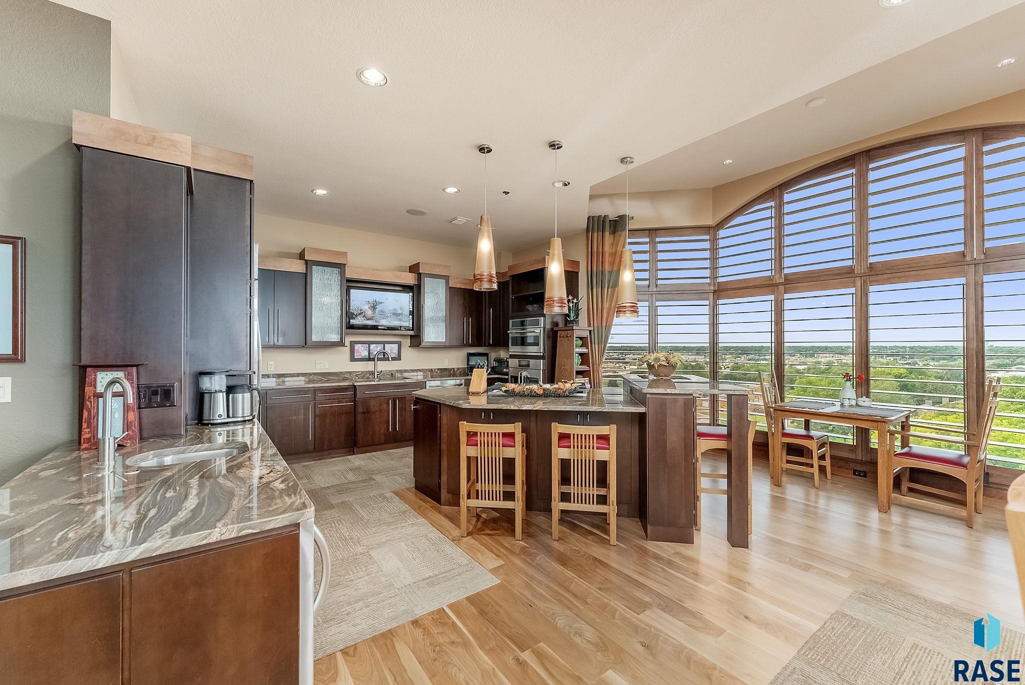 2908 W 37th Cir 703