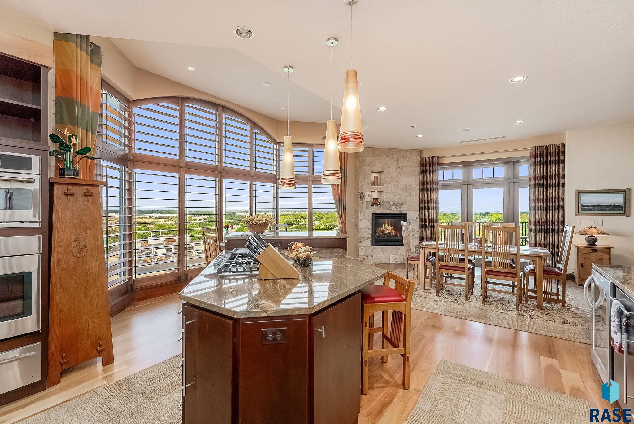 2908 W 37th Cir 703