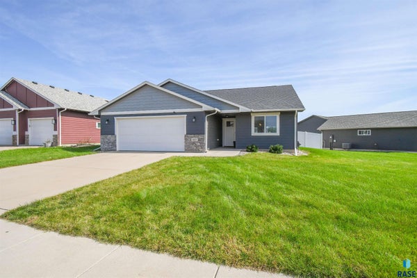 422 THELMA AVE, HARRISBURG, SD 57032 - Image cd82b4db1352d91ed4c72c8e261c4639/2450081646