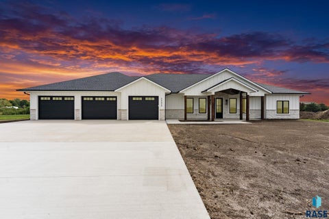 Photo of 46624 Prairie Dr, Tea, SD 57064 (MLS # 22607290)