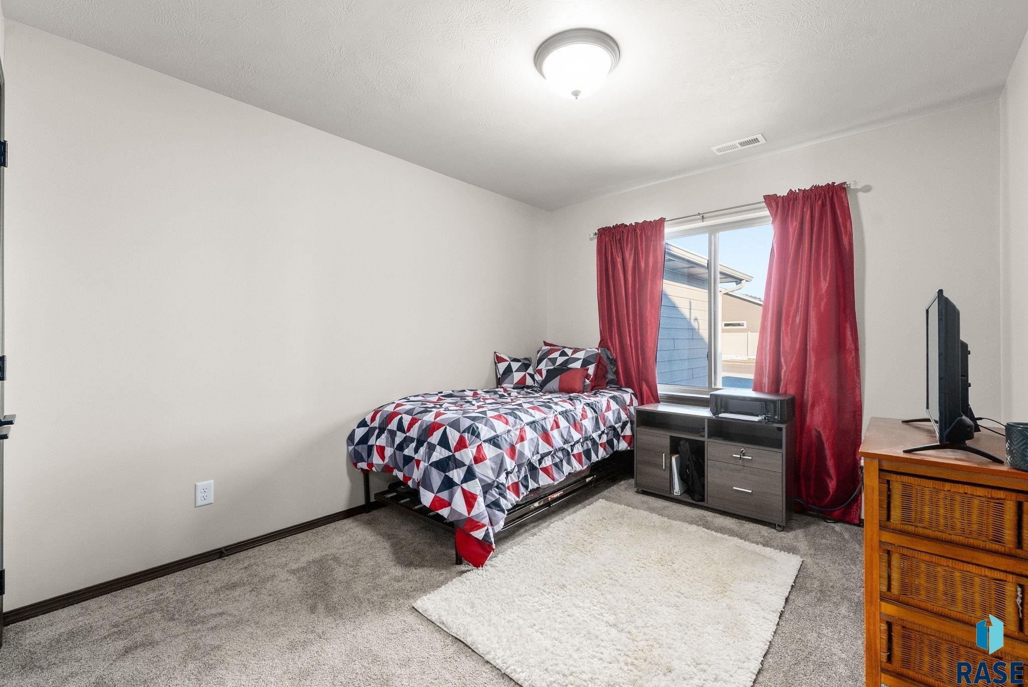 Harrisburg, South Dakota 57032, United States, 2 Bedrooms Bedrooms, ,2 BathroomsBathrooms,Residential,Active,243134