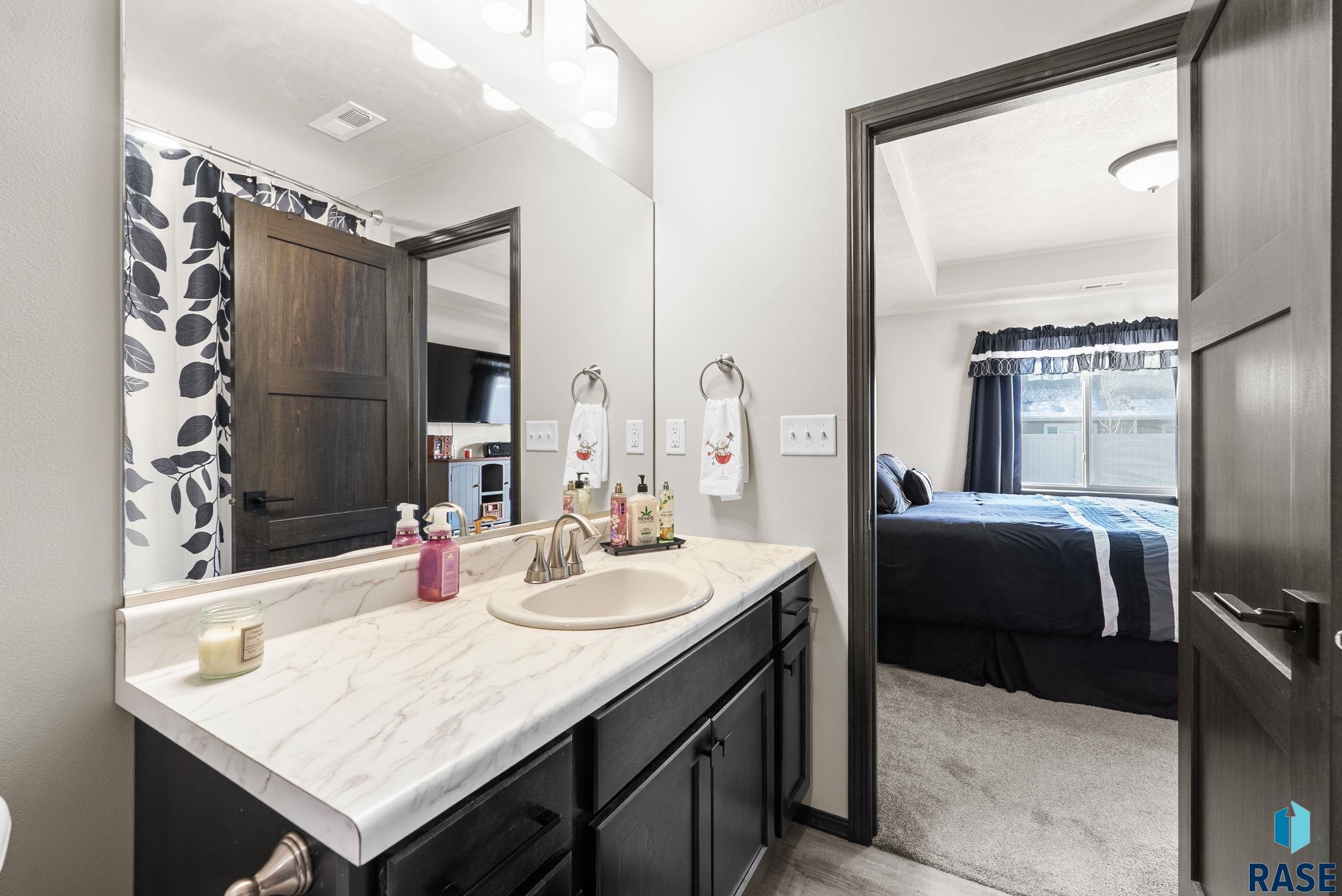 Harrisburg, South Dakota 57032, United States, 2 Bedrooms Bedrooms, ,2 BathroomsBathrooms,Residential,Active,243134