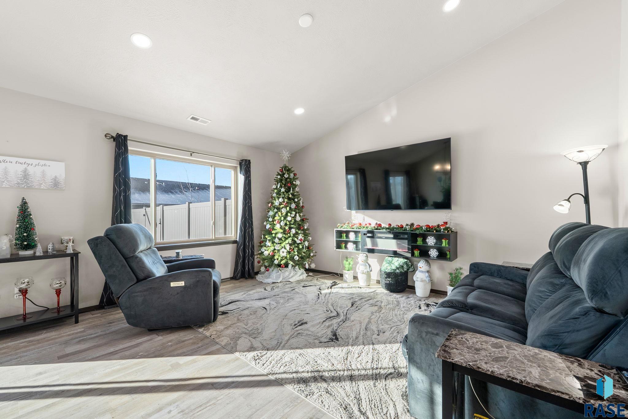 Harrisburg, South Dakota 57032, United States, 2 Bedrooms Bedrooms, ,2 BathroomsBathrooms,Residential,Active,243134