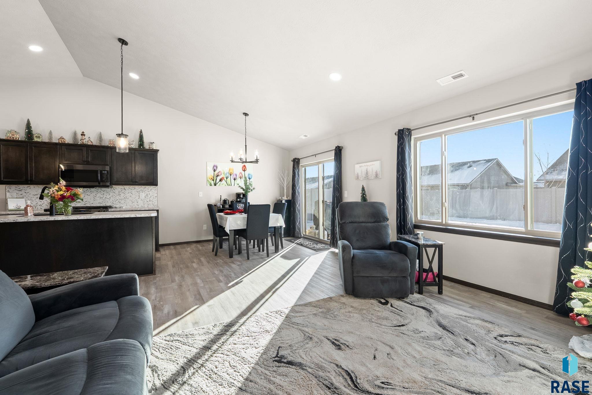 Harrisburg, South Dakota 57032, United States, 2 Bedrooms Bedrooms, ,2 BathroomsBathrooms,Residential,Active,243134