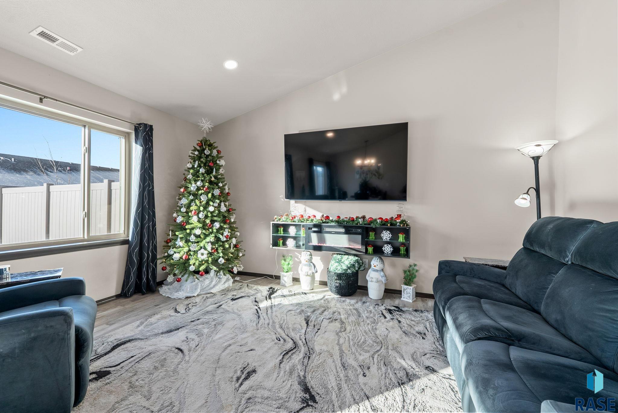 Harrisburg, South Dakota 57032, United States, 2 Bedrooms Bedrooms, ,2 BathroomsBathrooms,Residential,Active,243134