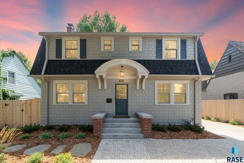 Homes For Sale - 605 E 21st Street<br/> Sioux Falls, SD 57105