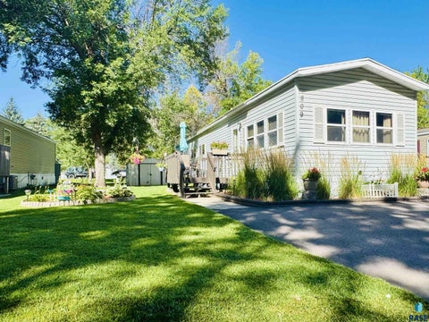 Mobile Home For Sale - 809 S Gina Place<br/> Sioux Falls, SD 57106