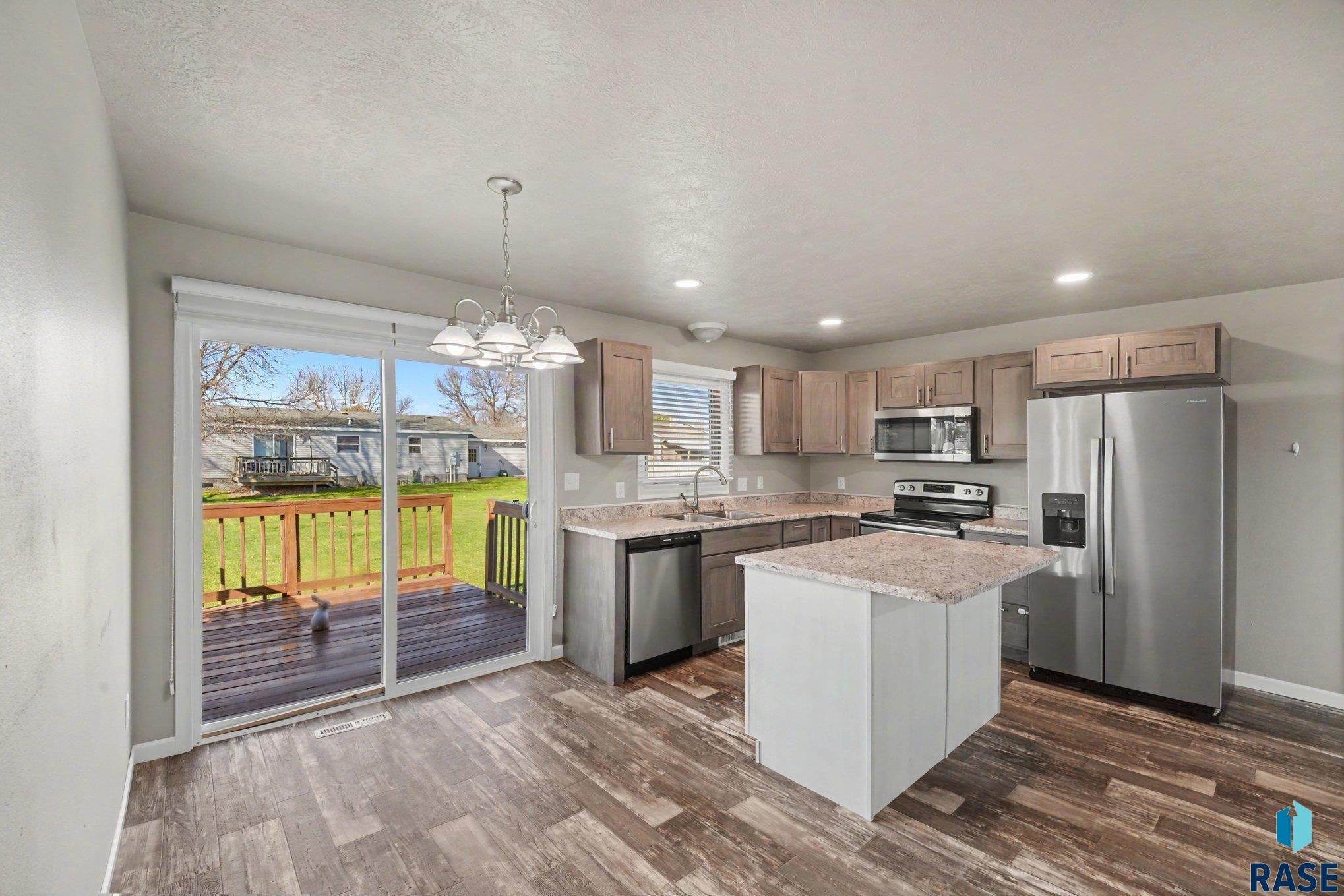2701 N Pampas Grass Ave