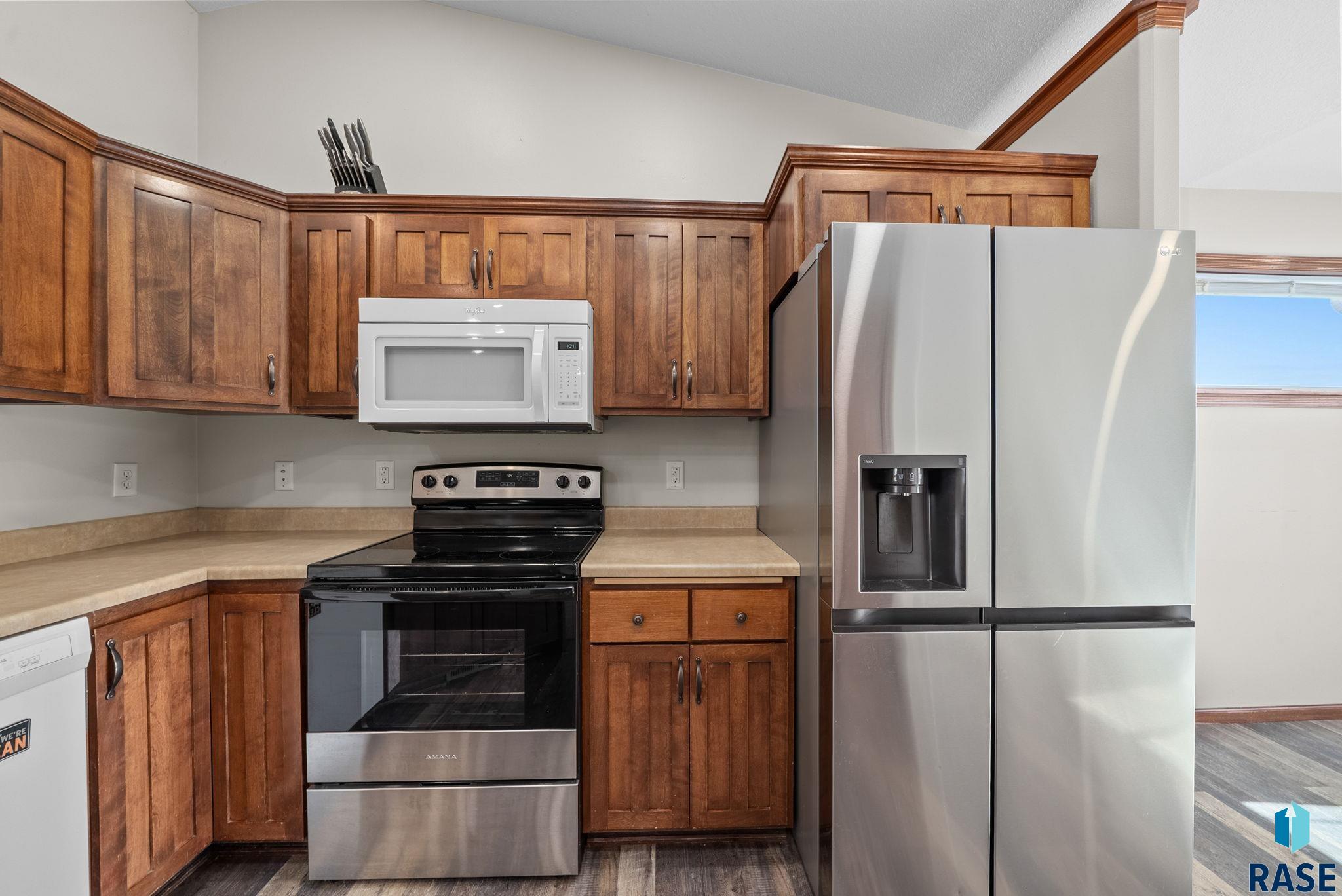 Sioux Falls, South Dakota 57106, United States, 4 Bedrooms Bedrooms, ,2 BathroomsBathrooms,Residential,Pending,230925