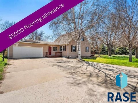 Homes For Sale - 101 S Columbia Street<br/> Harrisburg, SD 57032