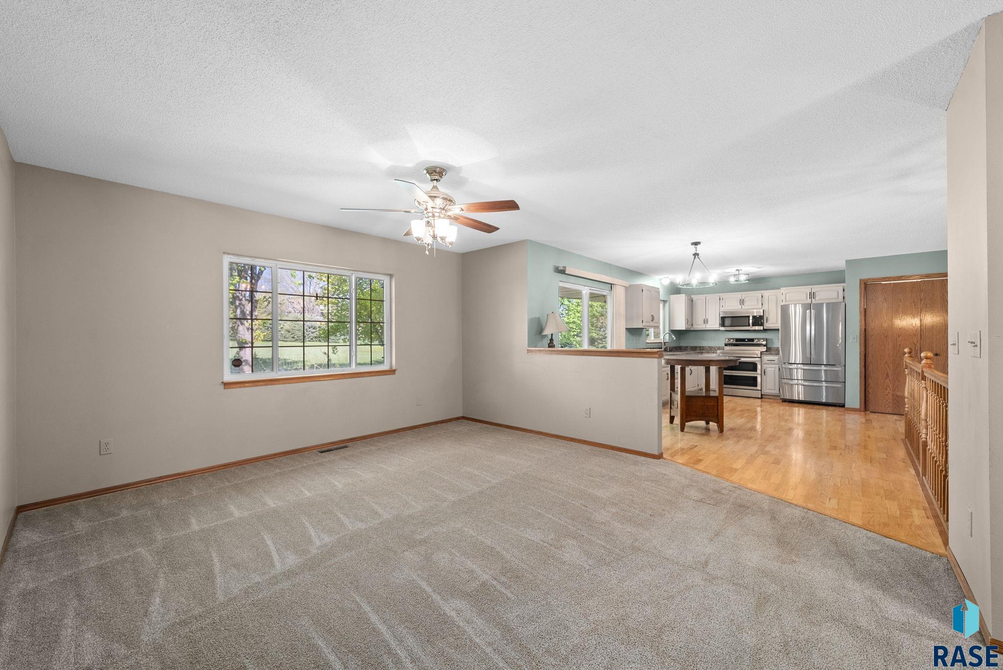 1001 Angel Ln
