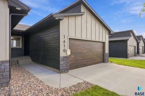 Townhouse For Sale - 1610 N Tillie Avenue<br/> Minnehaha County, Sioux Falls, SD 57110