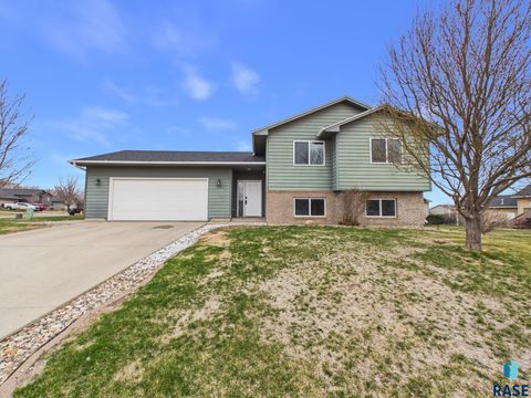 Photo of 7708 W Eli Ct, Sioux Falls, SD 57106 (MLS # 22602414)
