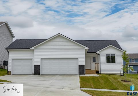 Photo of 333 S Willow Spring Dr, Sioux Falls, SD 57110 (MLS # 22600661)