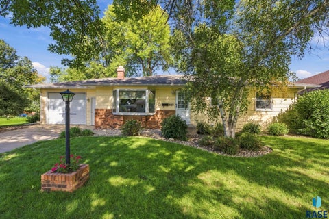 Homes For Sale - 406 Johnson Avenue<br/> Baltic, SD 57003
