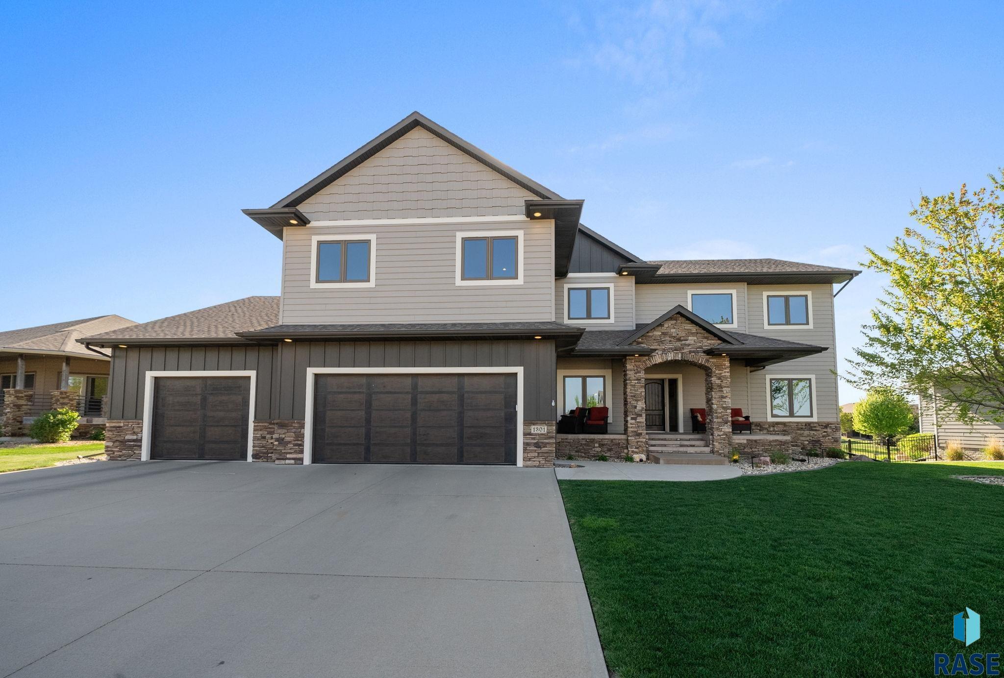 Sioux Falls, South Dakota 57106, United States, 7 Bedrooms Bedrooms, ,4 BathroomsBathrooms,Residential,Active,253619