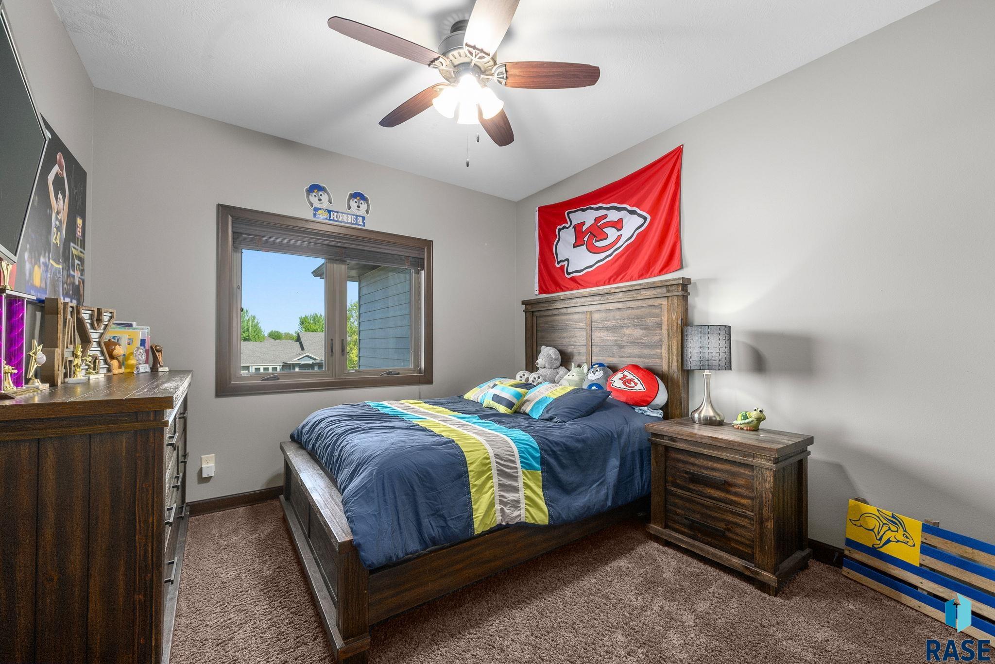 Sioux Falls, South Dakota 57106, United States, 7 Bedrooms Bedrooms, ,4 BathroomsBathrooms,Residential,Active,253619