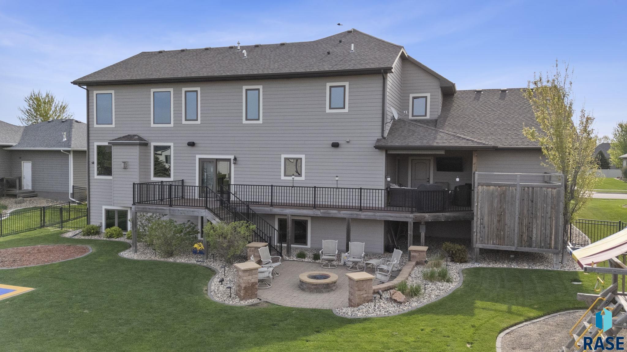 Sioux Falls, South Dakota 57106, United States, 7 Bedrooms Bedrooms, ,4 BathroomsBathrooms,Residential,Active,253619