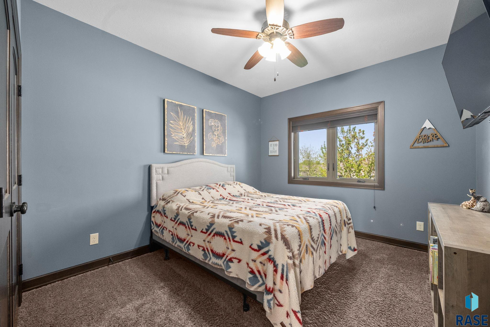 Sioux Falls, South Dakota 57106, United States, 7 Bedrooms Bedrooms, ,4 BathroomsBathrooms,Residential,Active,253619