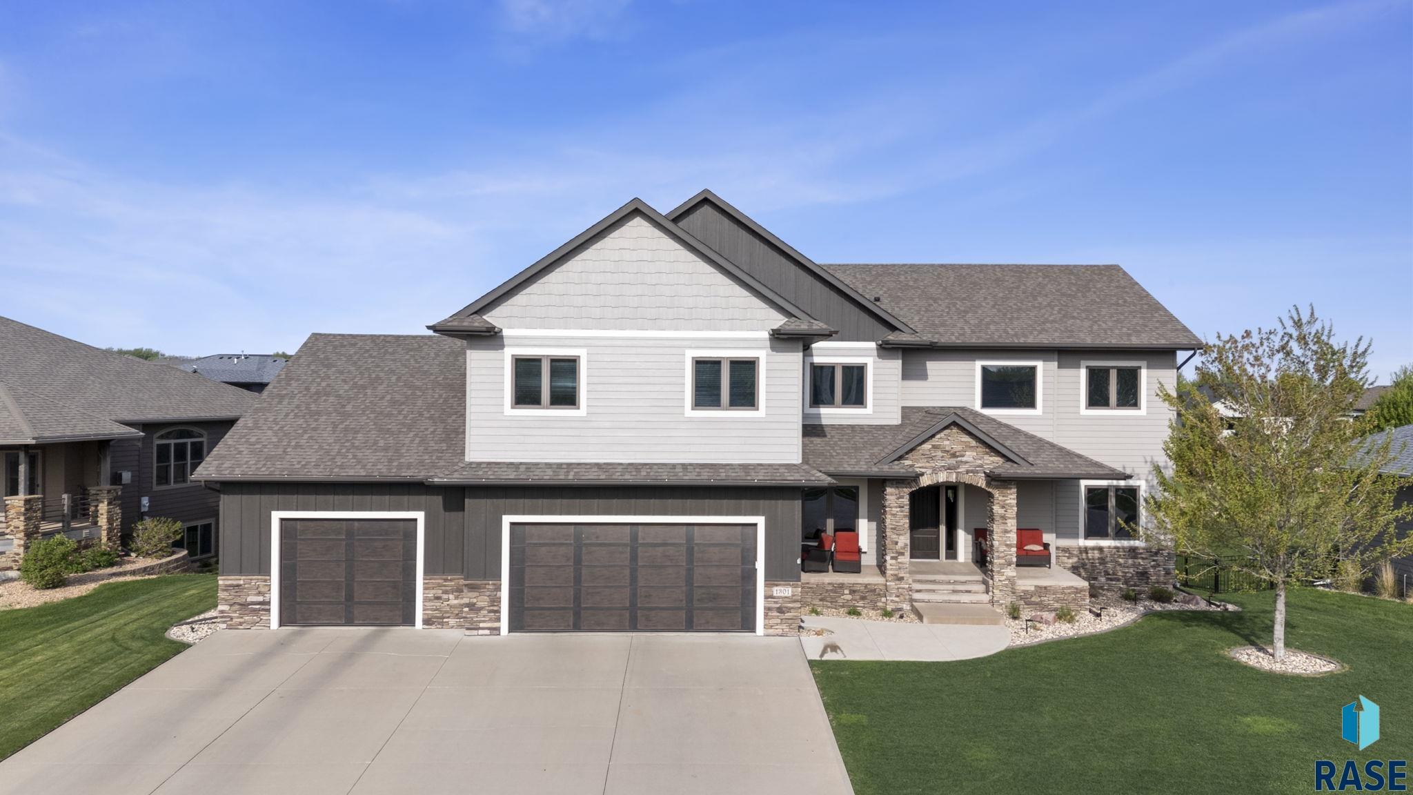 Sioux Falls, South Dakota 57106, United States, 7 Bedrooms Bedrooms, ,4 BathroomsBathrooms,Residential,Active,253619