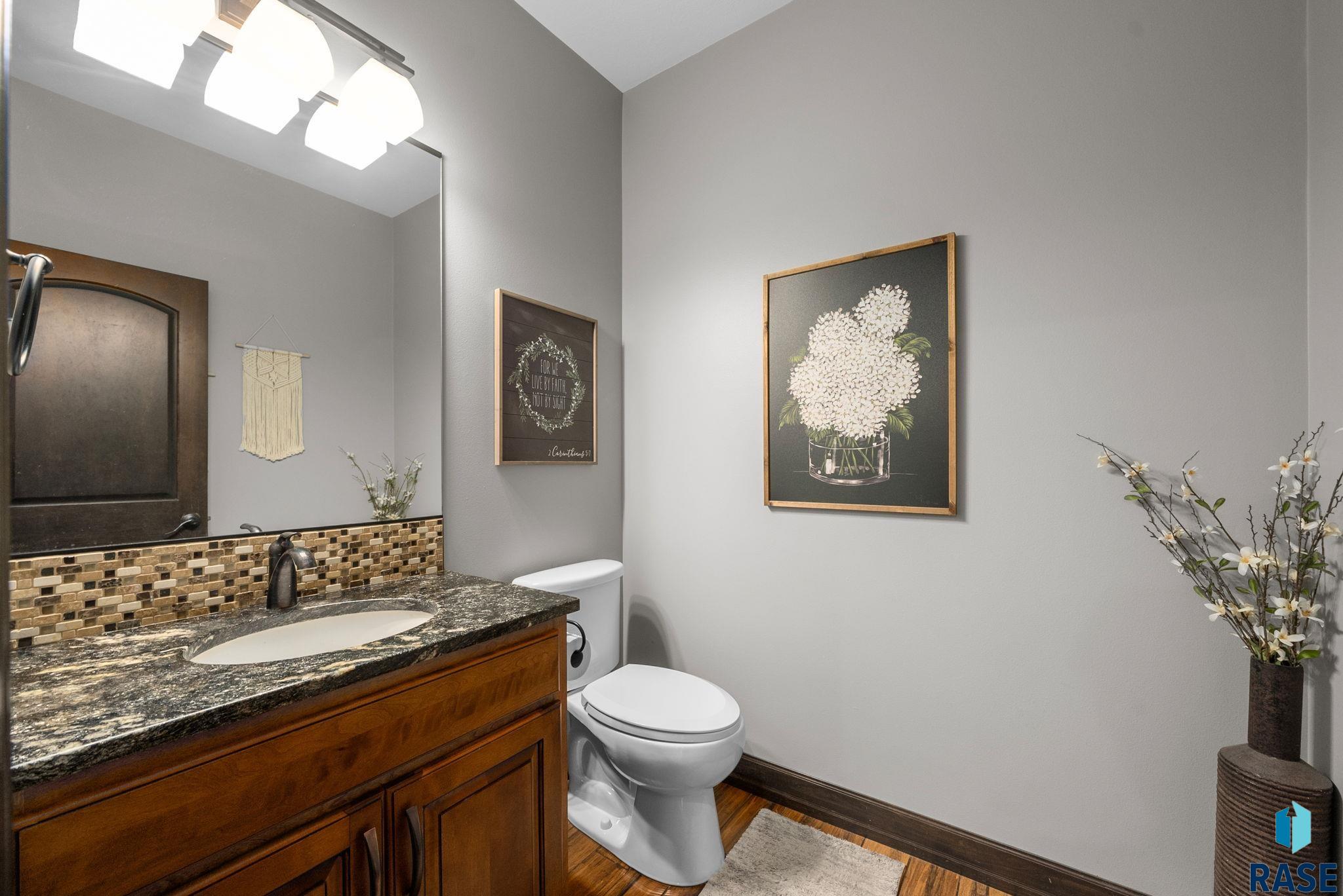 Sioux Falls, South Dakota 57106, United States, 7 Bedrooms Bedrooms, ,4 BathroomsBathrooms,Residential,Active,253619