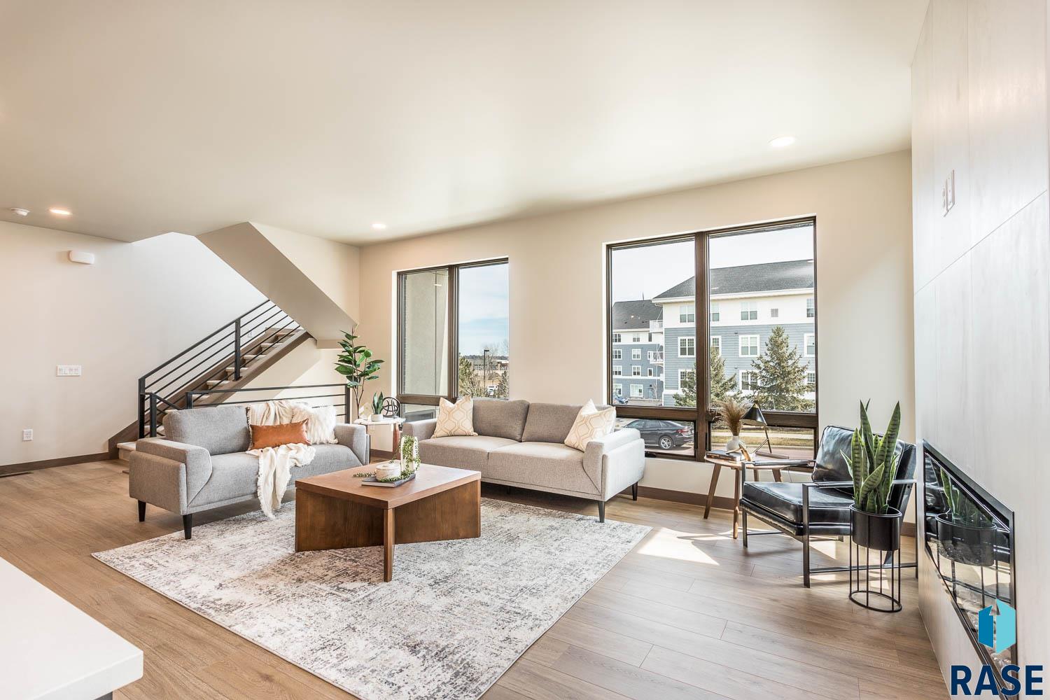 2716 S Oriya Pl