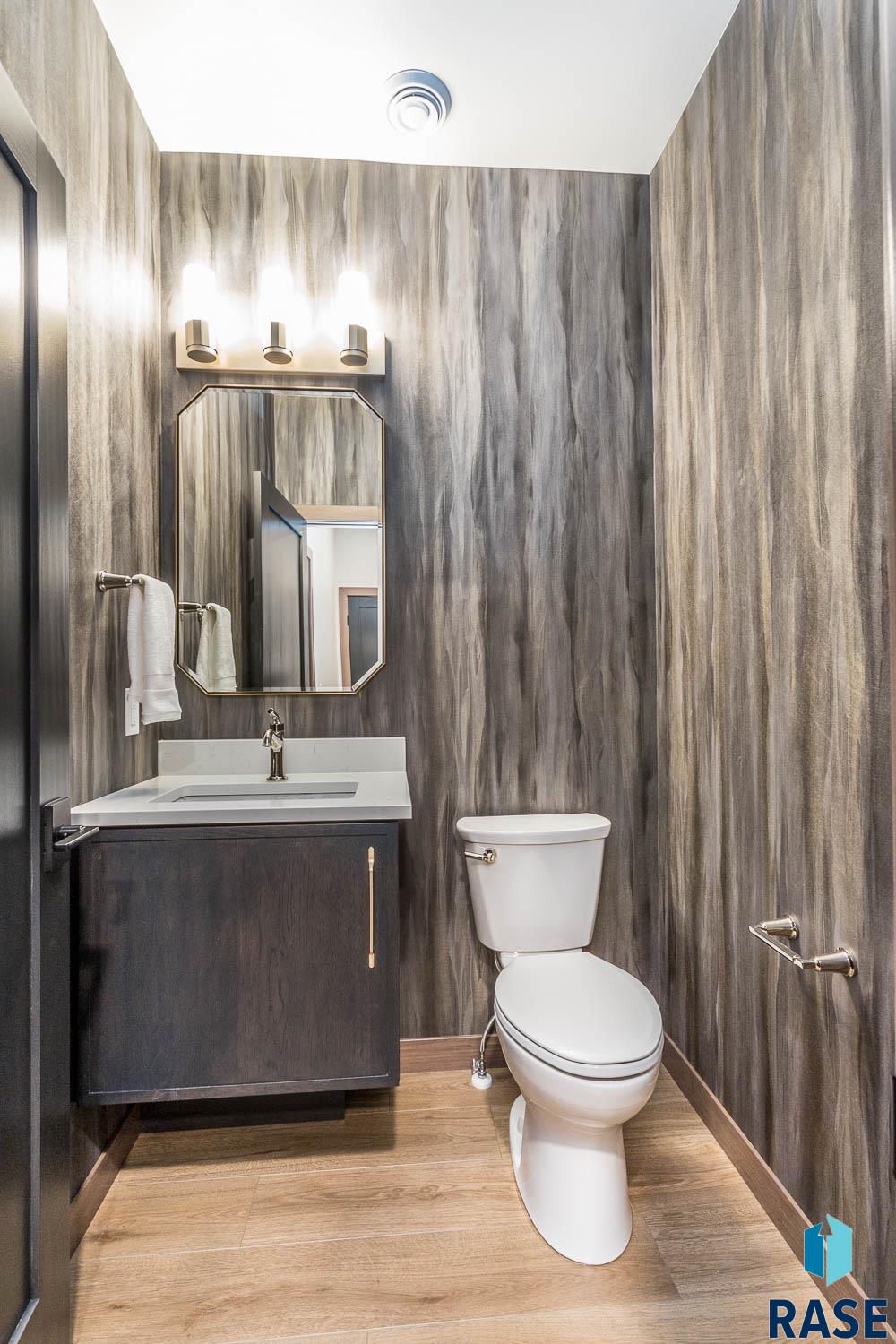 2716 S Oriya Pl