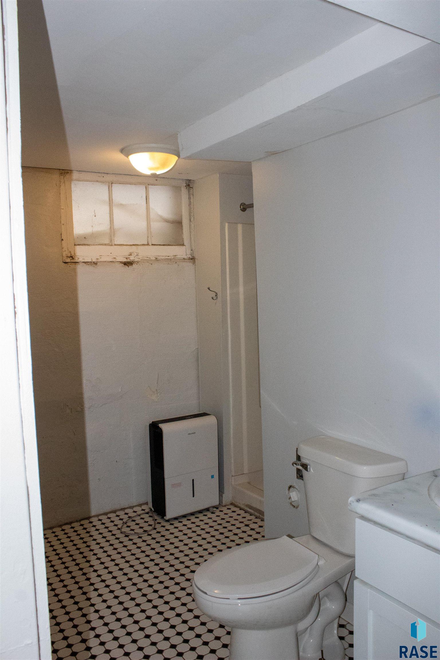 Sioux Falls, South Dakota 57104, United States, 2 Bedrooms Bedrooms, ,2 BathroomsBathrooms,Residential,Active,242258